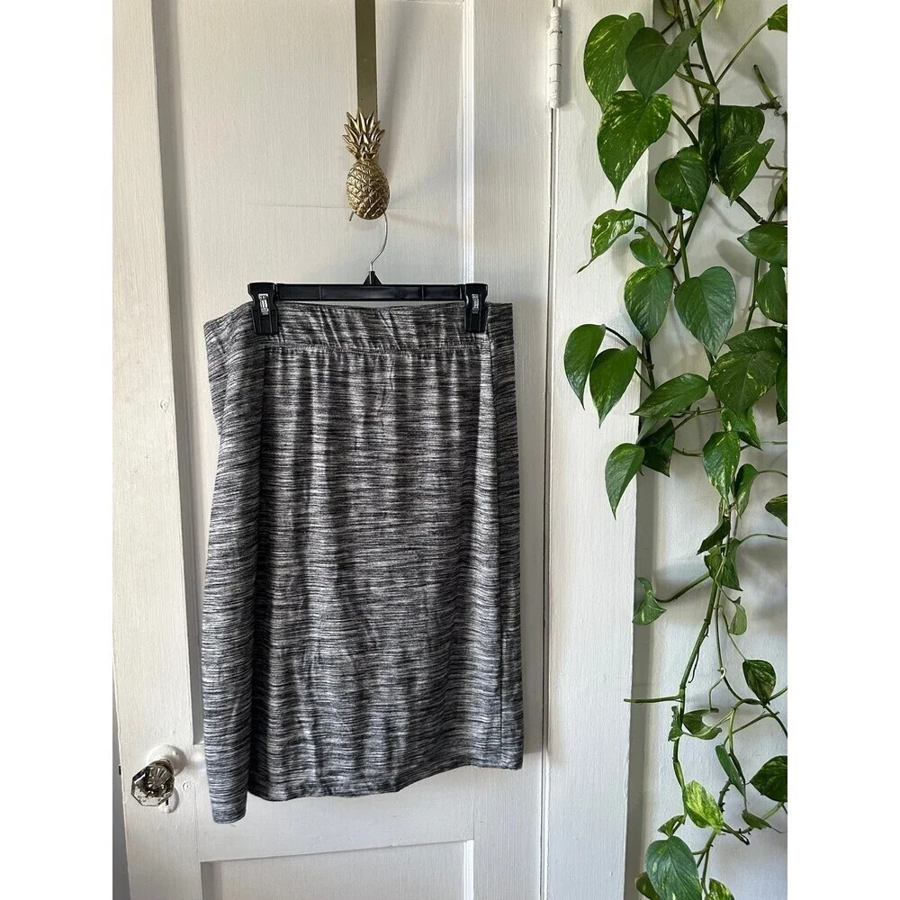 Apt 9 Women’s size x-large grey skirt